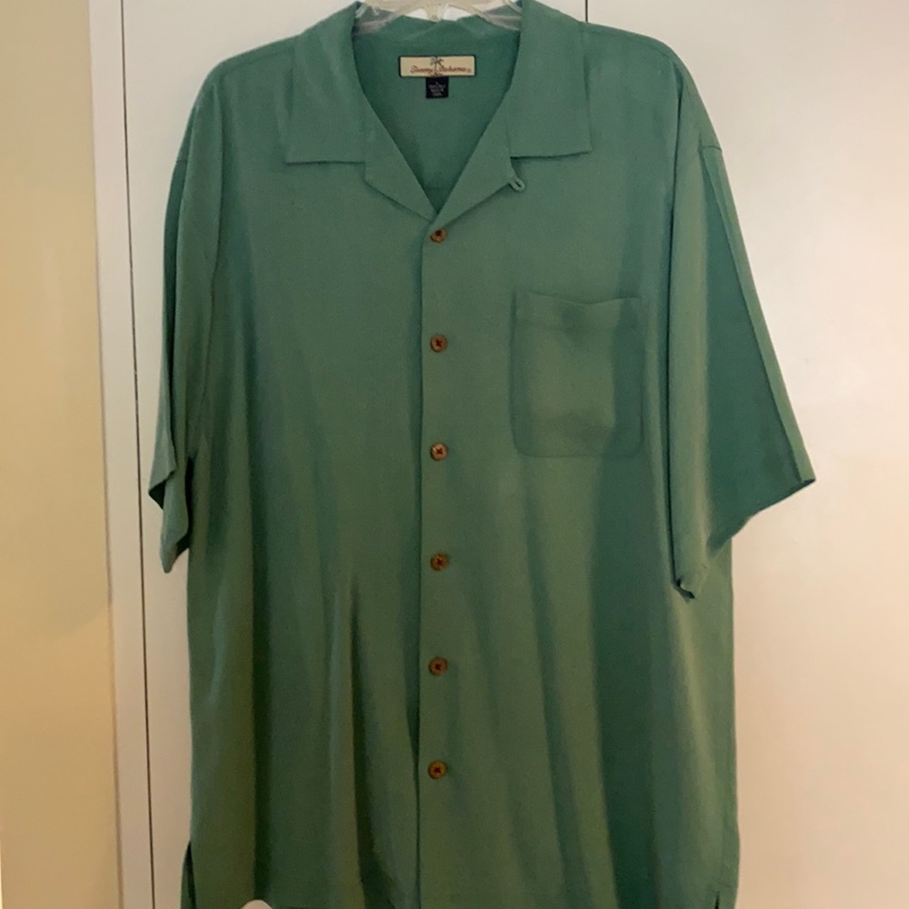 🌴Tommy Bahama Camp Shirt - Green - Large 🍸